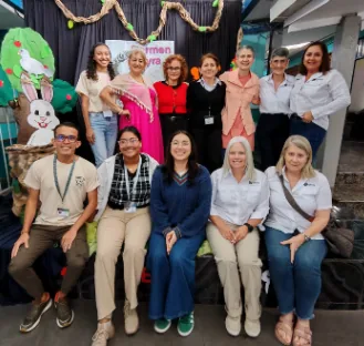 Equipo de Wëstë con docentes de la Escuela Barrio Pinto