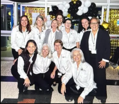 Equipo de Wëstë durante la gala Night to Shine